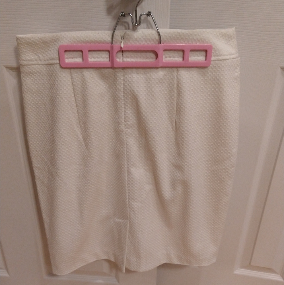 Size 14 Nwot Jacob waffle textured fabric cream/Ivory straight skirt
